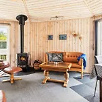 4 Person In Vinderup-by Traum