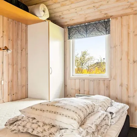 4 Person In Vinderup-by Traum *