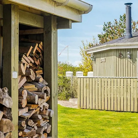 4 Person In Vinderup-by Traum