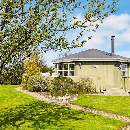 4 Person In Vinderup-by Traum *