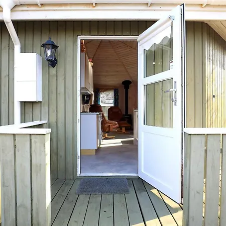 4 Person In Vinderup-by Traum