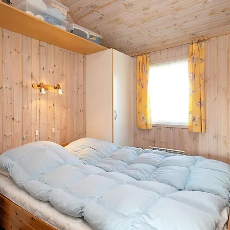 4 Person In Vinderup-by Traum